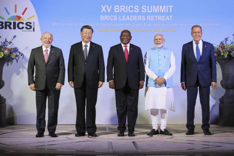 Ministros de Trabajo de BRICS elaboran declaración sobre repercusiones de IA y cambio climático