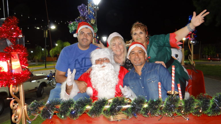 Mil familias felices tomaron sus fotos con Papá Noel gracias a LA SOLIDARIA, auspiciada por Jorge Rú, Luciano Mandón e Irene Schmidt