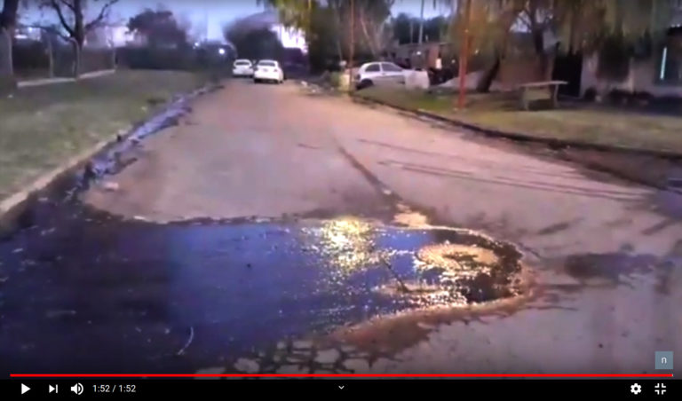 VIDEO PGSM: Vecinos hartos de cloacas desbordadas, ya no saben cómo pedirle a De Grandis que lo arregle