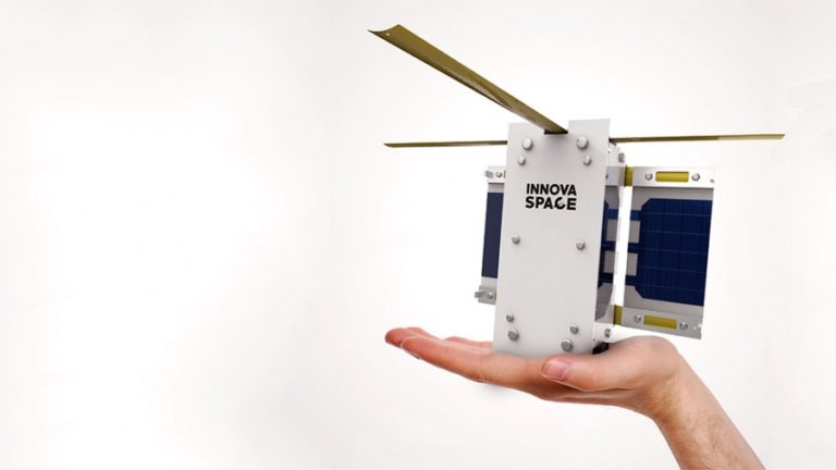 El primer minisatélite argentino nació en un aula de una escuela pública El primer minisatélite argentino nació en un aula de una escuela pública