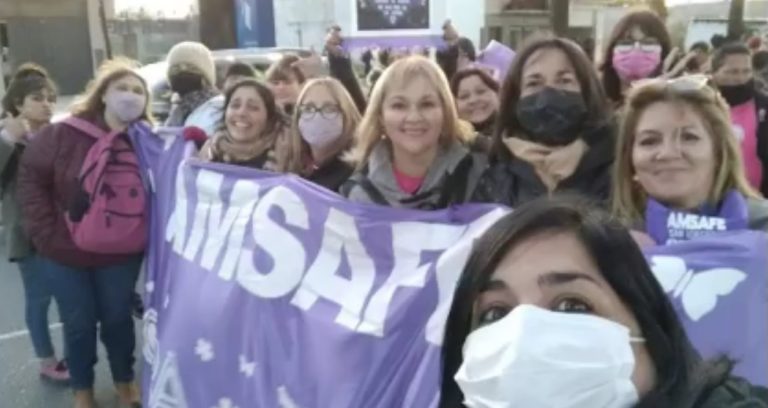 Boletín AMSAFE: Paritaria. Licencias Art 500/5. Turismo. Elección Gremial. Ni Una Menos!. Formación Profesional Boletín AMSAFE: Paritaria. Licencias Art 500/5. Turismo. Elección Gremial. Ni Una Menos!. Formación Profesional