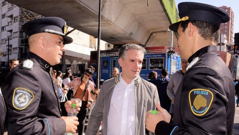 Lawfare: Por Escándalo de los «jueces viajeros» allanan estancia del magnate Joe Lewis en la Patagonia Lawfare: Por Escándalo de los «jueces viajeros» allanan estancia del magnate Joe Lewis en la Patagonia