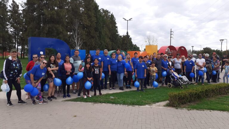 La Caminata Azul fue un éxito en Puerto General San Martín