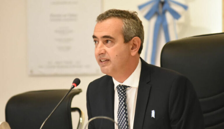 En el Día de Rosario, Javkin presenta la ordenanza de declaración de autonomía En el Día de Rosario, Javkin presenta la ordenanza de declaración de autonomía