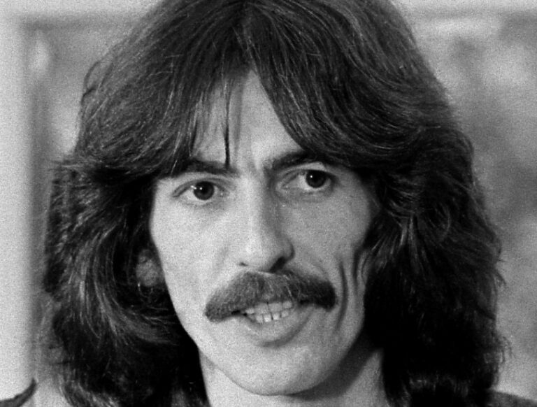 GEORGE HARRISON LOS BEATLES