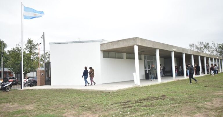 Puerto: En Barrio San Sebastián se inauguró el anexo de la Escuela Secundaria 1328