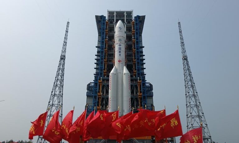 Misión histórica: sonda china aterriza en el lado oculto de la Luna