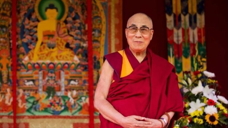 Reencarnación del Dalai Lama: una cuestión política Reencarnación del Dalai Lama: una cuestión política