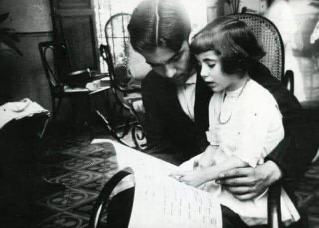 MEDIO PAN Y UN LIBRO (por Federico García Lorca) MEDIO PAN Y UN LIBRO (por Federico García Lorca)