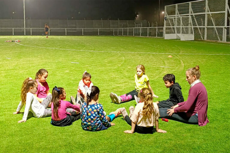 Está abierta la convocatoria para sumarse a la Escuela Municipal de Hockey
