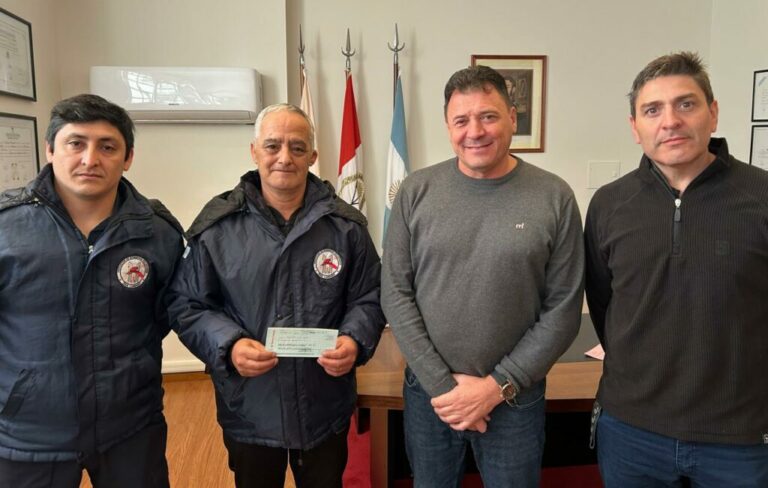La Municipalidad otorgó a los Bomberos Voluntarios un aporte para la compra de equipamiento clave