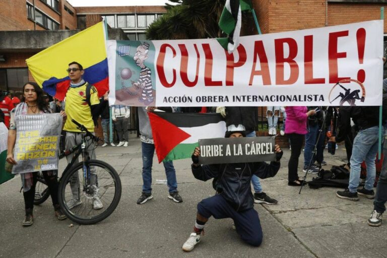 Colombia: Uribe fue declarado culpable de soborno y fraude procesal Colombia: Uribe fue declarado culpable de soborno y fraude procesal