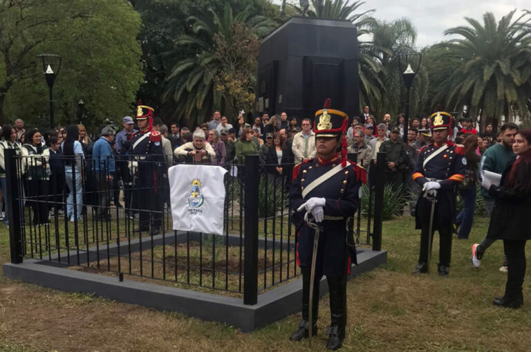 Plantaron en Roque Sáenz Peña, Chaco, un nieto del Pino Histórico cedido por San Lorenzo
