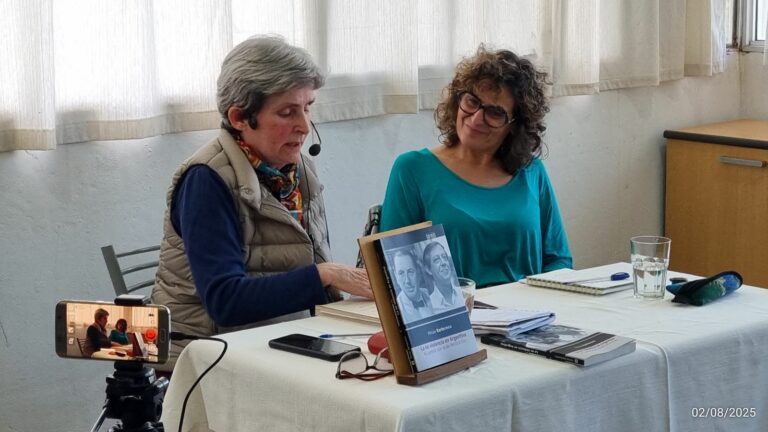 De Perón a Silo: La NoViolencia en Argentina. Miriam Barberena presentó su obra el Parque de Estudio y Reflexión Carcarañá De Perón a Silo: La NoViolencia en Argentina. Miriam Barberena presentó su obra el Parque de Estudio y Reflexión Carcarañá