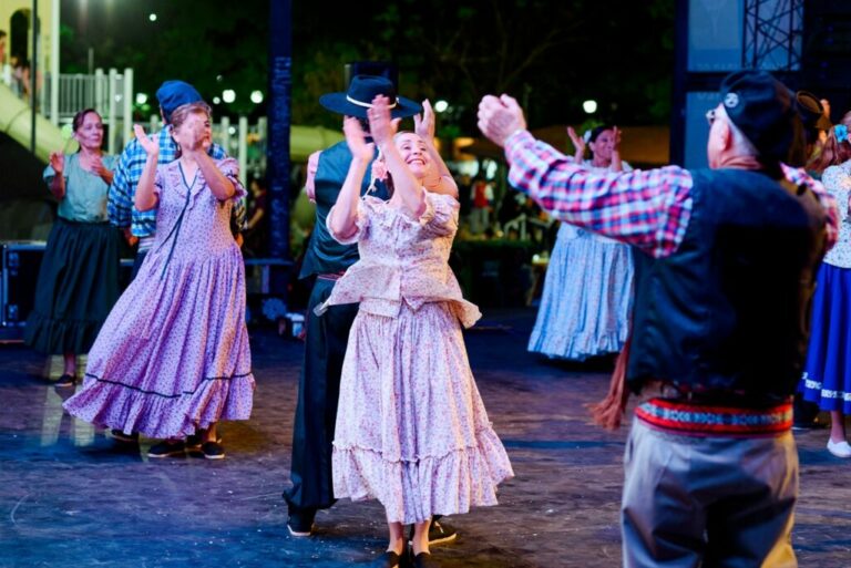 San Lorenzo celebró la ExpoArtesanos 2025 con feria, música y sabores de la región San Lorenzo celebró la ExpoArtesanos 2025 con feria, música y sabores de la región