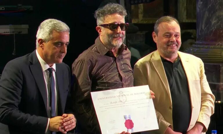 Fito Páez fue distinguido con el título de doctor honoris causa por la UNR
