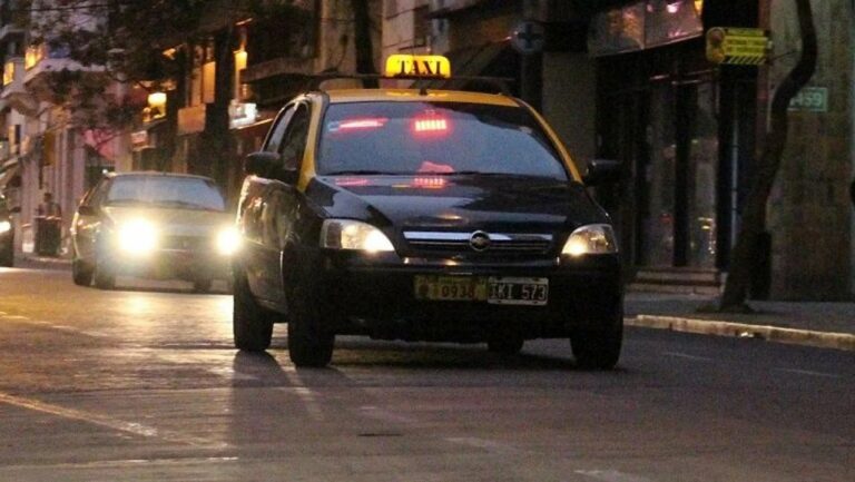 Taxis con publicidad: para los choferes “no mueve el amperímetro”
