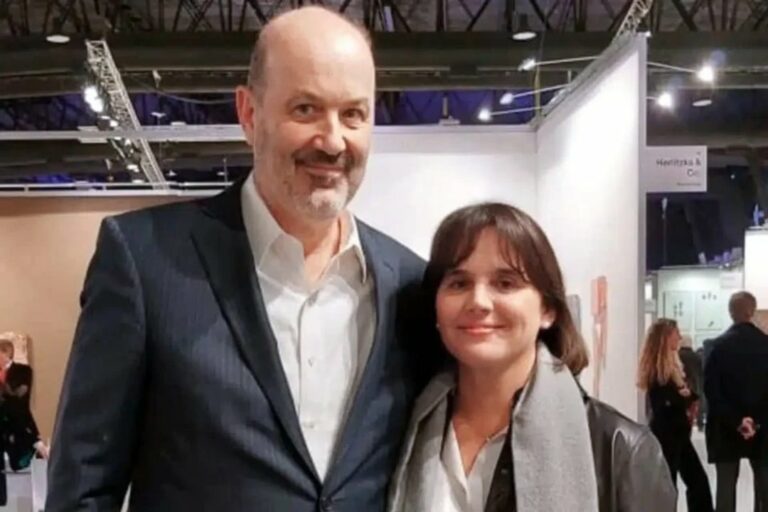 Sturzenegger y su esposa, en la mira por un polémico contrato en Cancillería