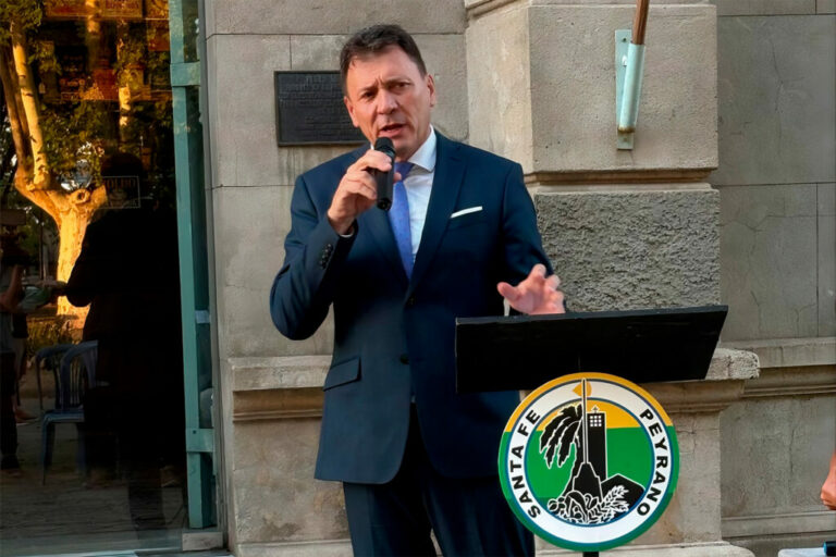 Raimundo participó de la presentación de una carta inédita de San Martín