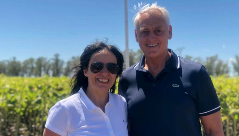 “Empecé a cuidarle el suelo a mi hija”: Néstor y María, productores que impulsan un cambio de paradigma en La Pampa “Empecé a cuidarle el suelo a mi hija”: Néstor y María, productores que impulsan un cambio de paradigma en La Pampa