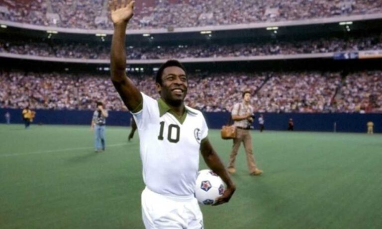 Efemérides 1º de Octubre: PELE. Constitución Pettoruti Nuremberg Bosio NASA Artaza Hendrix Disney Cartoon Aznavour Día Personas Mayores Efemérides 1º de Octubre: PELE. Constitución Pettoruti Nuremberg Bosio NASA Artaza Hendrix Disney Cartoon Aznavour Día Personas Mayores