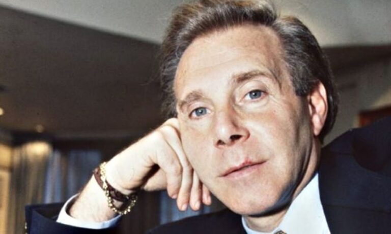 Efemérides 15 de Octubre: Simons. Nietzsche Puzo Calvino Focault Chaplin Milstein Pincha Trelew Castaña. Lavado de Manos. Mujeres Rurales Efemérides 15 de Octubre: Simons. Nietzsche Puzo Calvino Focault Chaplin Milstein Pincha Trelew Castaña. Lavado de Manos. Mujeres Rurales